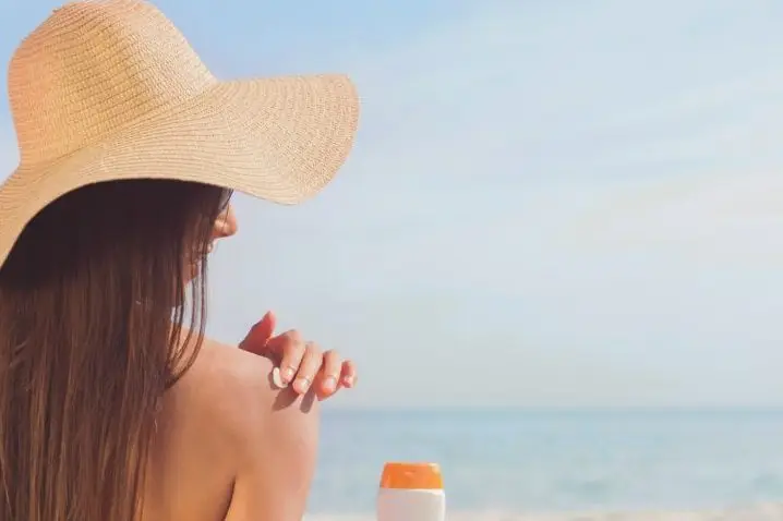 Bezpieczne opalanie skóry| RosaMed Clinic