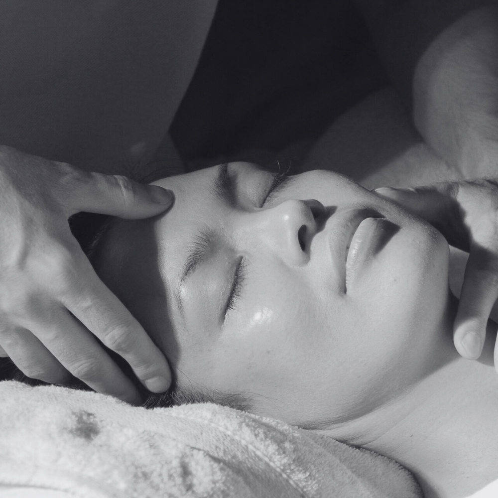 Kobido – masaż liftingujący twarz